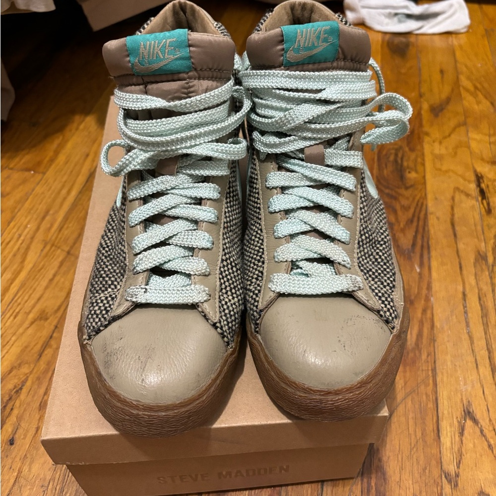 The Danny Phatom’s - Nike Mid 77 high tops